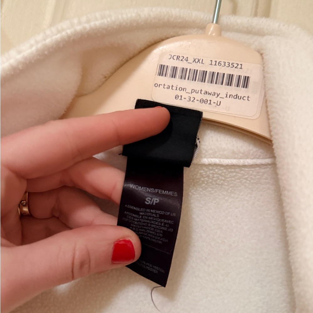 White North Face Jacket - image 4